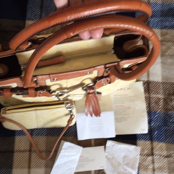 Coach Handbag - Picture 2 of 8